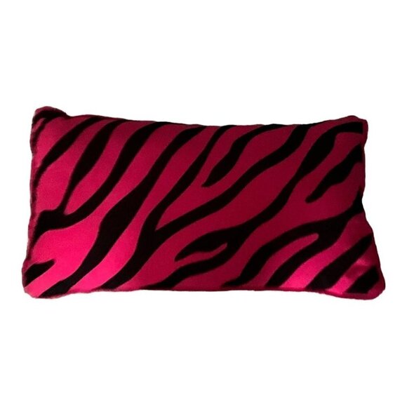 BED Accent Pillow - Picture 9 of 11